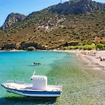 Peaceful Location Ideal For Families Or Group Close To Beautiful Beaches Kéfalos