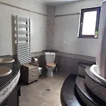 Peaceful Retreat - With Patio & Views * קפלוס