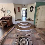 Peaceful Location Ideal For Families Or Group Close To Beautiful Beaches *