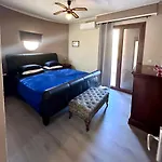 Peaceful Location Ideal For Families Or Group Close To Beautiful Beaches * Kéfalos
