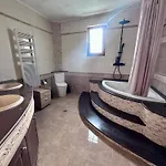 Peaceful Retreat - With Patio & Views וילה קפלוס