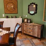 Peaceful Retreat - With Patio & Views 克法洛斯