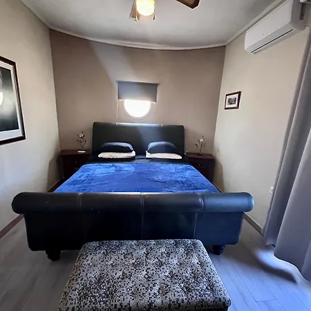 Peaceful Location Ideal For Families Or Group Close To Beautiful Beaches *