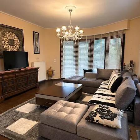 Villa Peaceful Retreat - With Patio & Views *