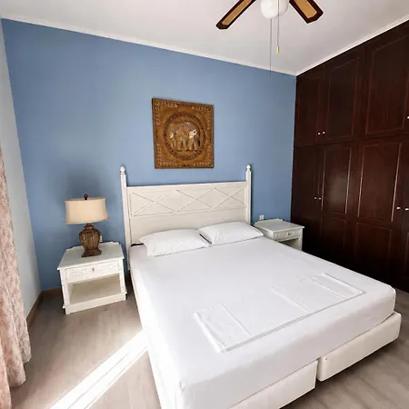 Peaceful Retreat - With Patio Views & Gym Vilă *