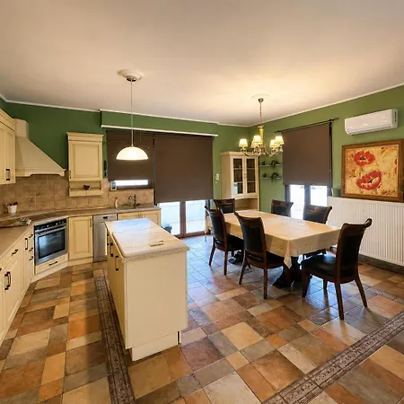Vilă Peaceful Retreat - With Patio Views & Gym Kéfalos