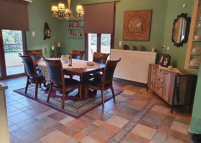 Peaceful Villa Location Ideal For Families Or Group Close To Beautiful Beaches Villa