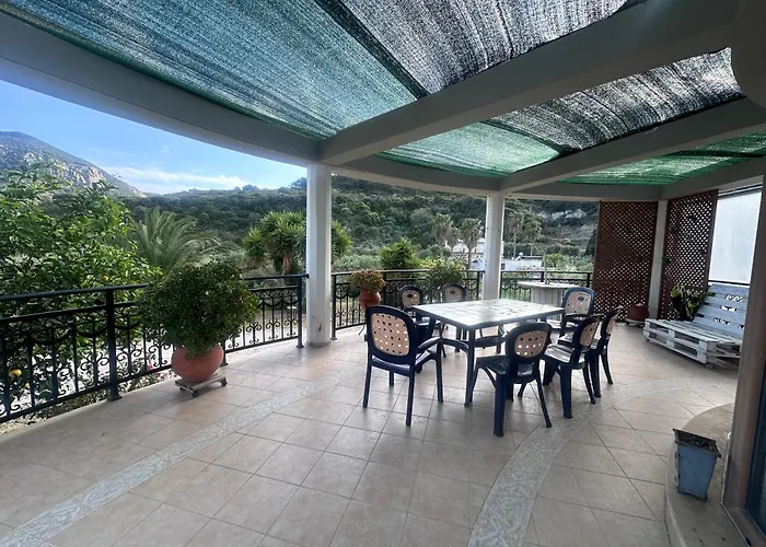 Peaceful Location Ideal For Families Or Group Close To Beautiful Beaches Villa *