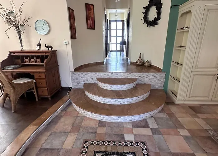 Peaceful Location Ideal For Families Or Group Close To Beautiful Beaches *